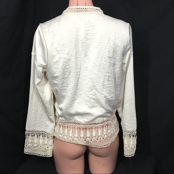 Hinge Lace Trim Bomber Jacket (A2) - Picture 4 of 8